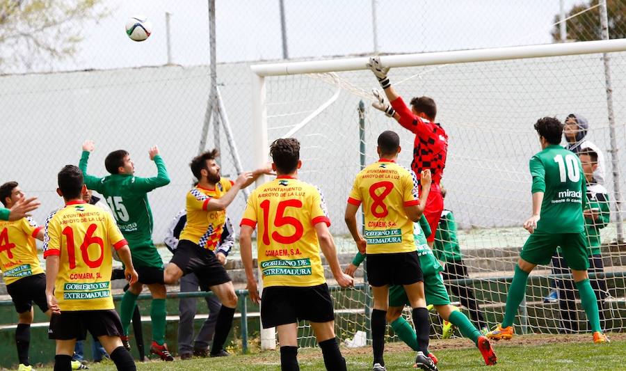 La UD Fuente de Cantos logra un punto de oro tras un gran partido