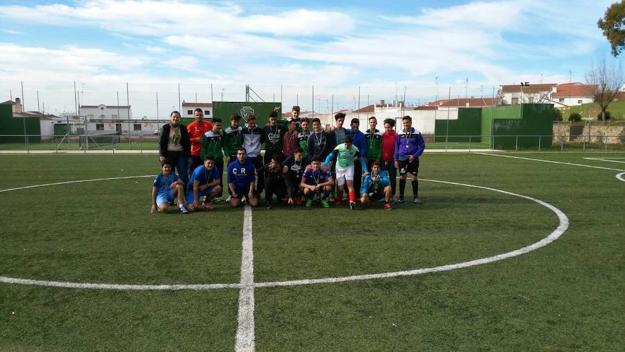 'Los Ilegales' ganan el torneo navideño de Fútbol 7