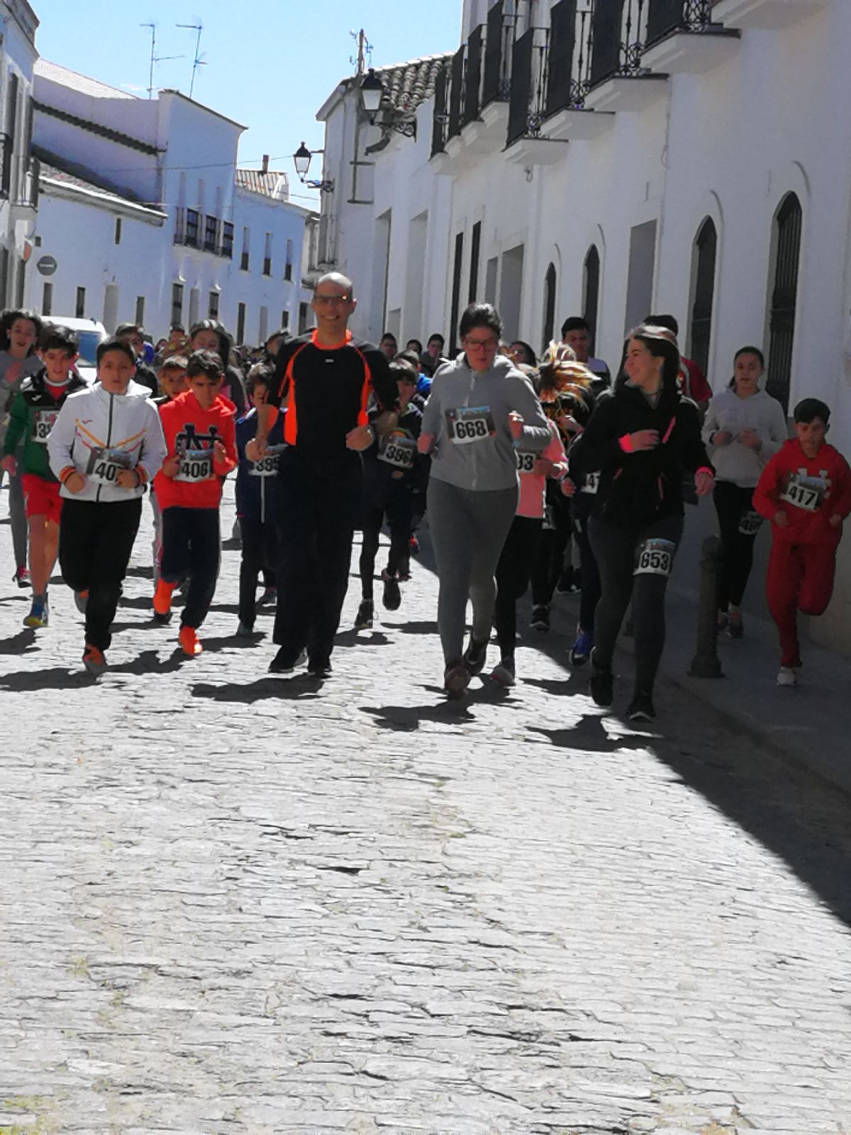 La carrera solidaria ha sido una de las actividades más numerosas de la Semana Cultural/