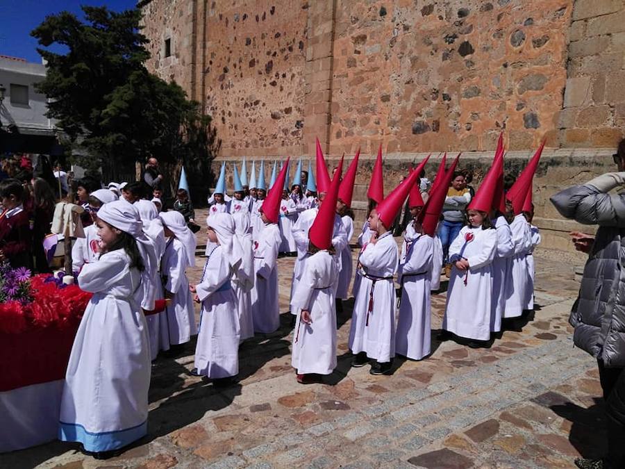 Niños del colegio Nuestra Señora de los Dolores organizaron la Semana Santa en Guareña