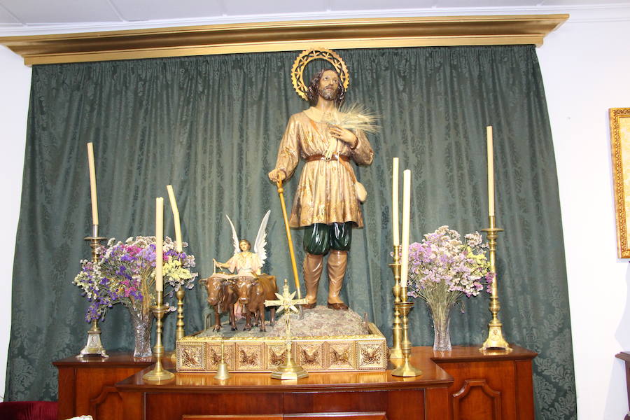 San Isidro en el altar de la capilla de Salsipuedes.