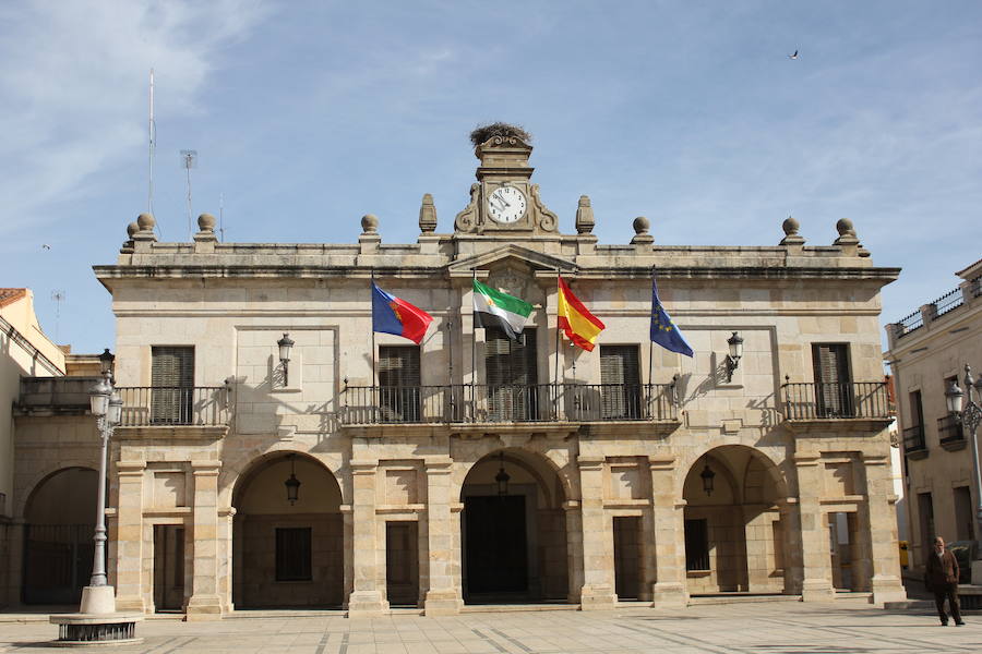 Edificio concejil del siglo XVIII del ayuntamiento de Guareña.