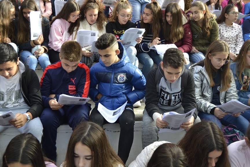 Estudiantes preparan la ruta literaria por la ciudad de Guareña.