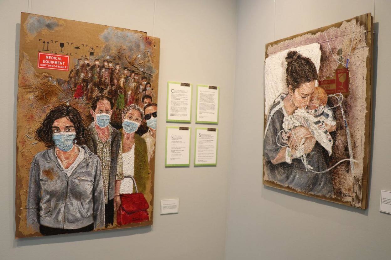 Pinturas y textos se muestran en la exposición de Damián Retamar.