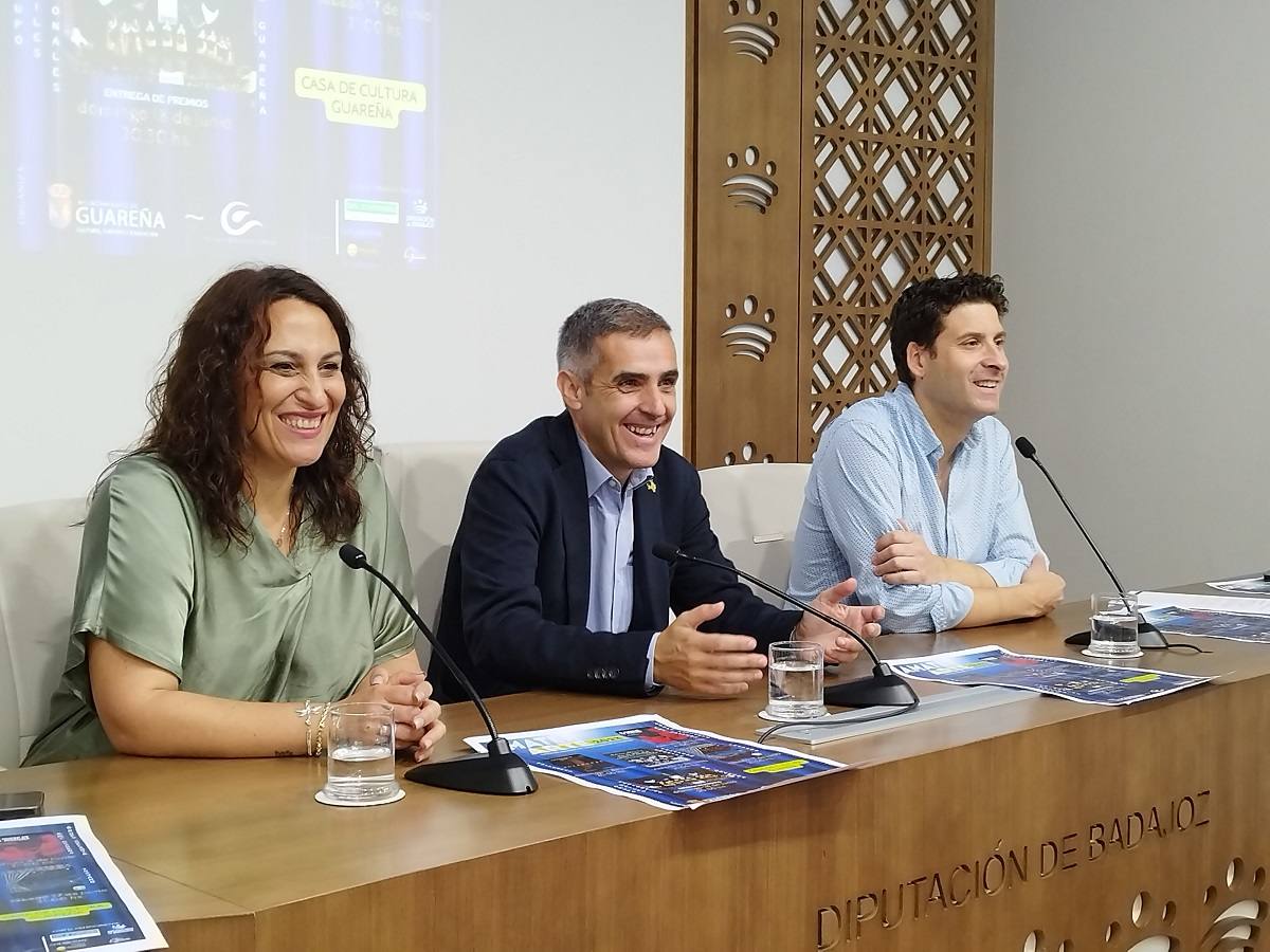 Marisol, Abel y Fernando sonríen en la presentación del Festival Amaterarte en la institución provincial.