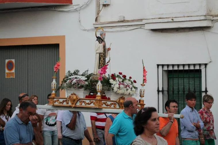 Imagen de archivo de la procesión de San Ginés por el barrio que lleva su nombre.