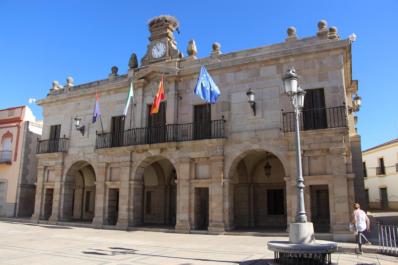 Imagen de archivo del Ayuntamiento de Guareña en la Plaza de España.