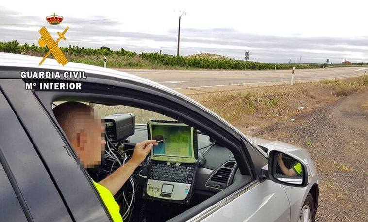 Imputada por conducir a 218 km/hora por la A5 en Guareña