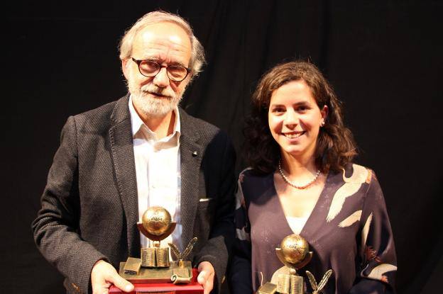 El ayuntamiento fleta autobuses para ver la entrega de Medallas de Extremadura