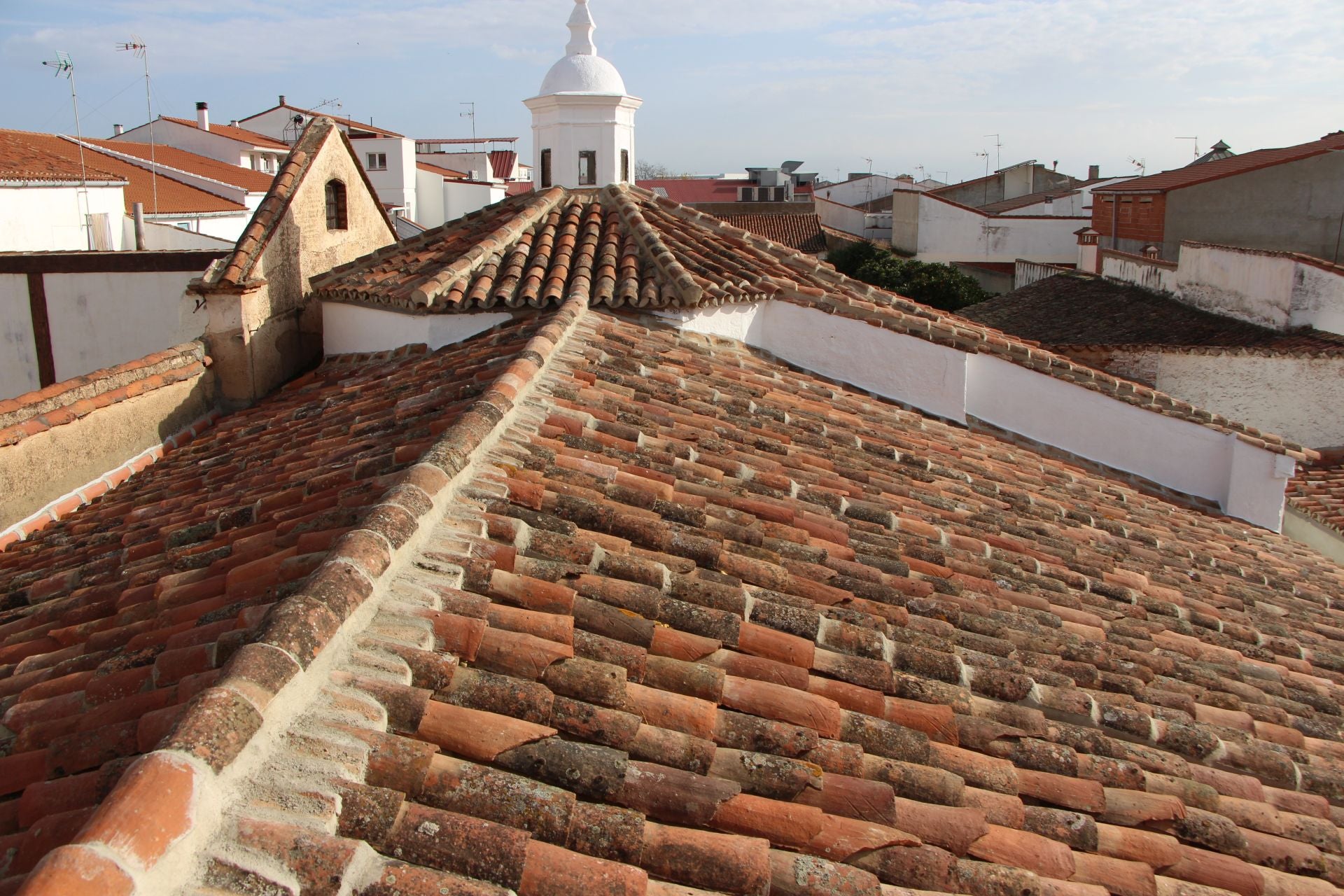 Aspecto del estado actual de la cubierta de la iglesia de San Gregorio, en Guareña.