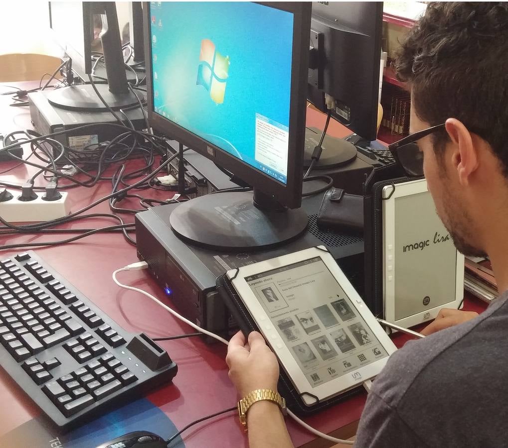 Lectores electrónicos para las bibliotecas de la comarca