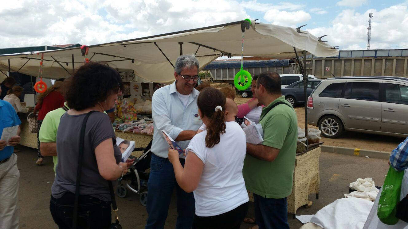 Joaquín Macías coordinador regional de IU Extremadura visitó Guareña