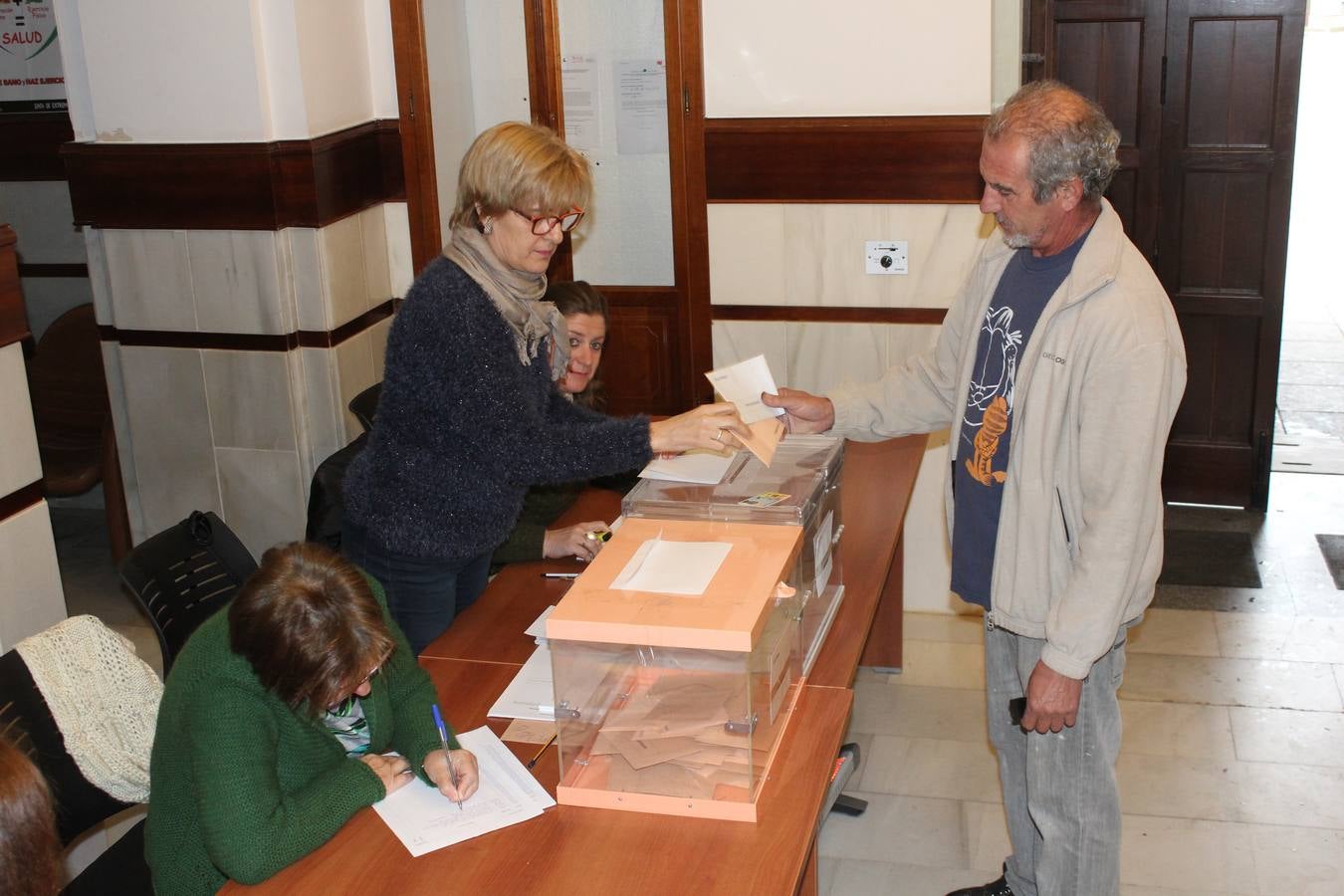5.786 vecinos, 12 menos que en diciembre, podrán votar hoy en el municipio