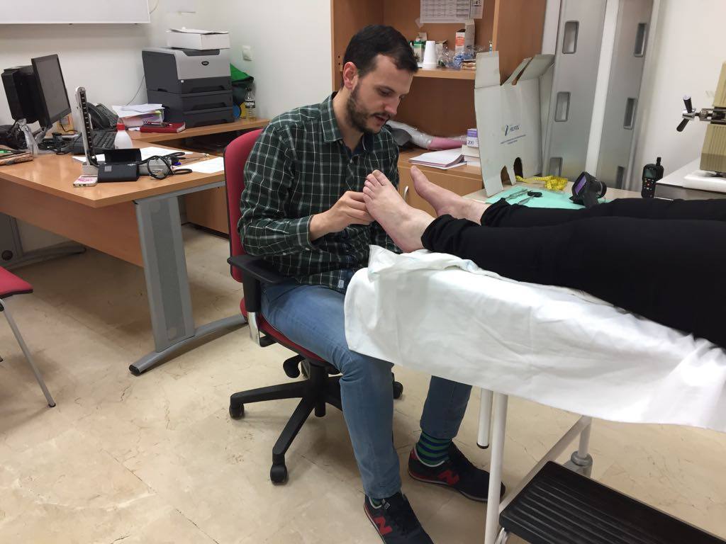 Se hace un estudio termográfico para valorar el riesgo del pie diabético