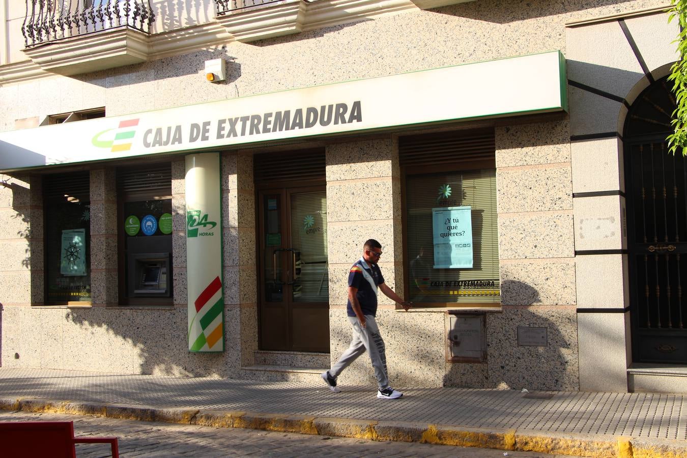 La entidad 'Caja Extremadura' cierra a finales de mes