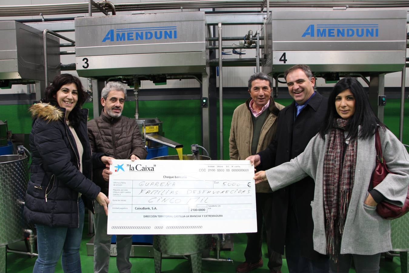 La obra social La Caixa dona cinco mil euros en aceite