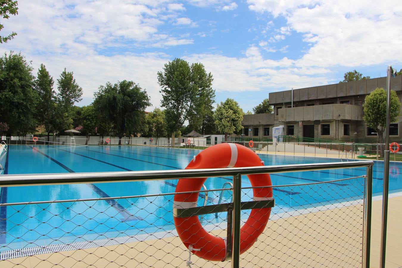 El PP pide se investigue y se depuren responsabilidades ante las deficiencias y quejas en la piscina municipal