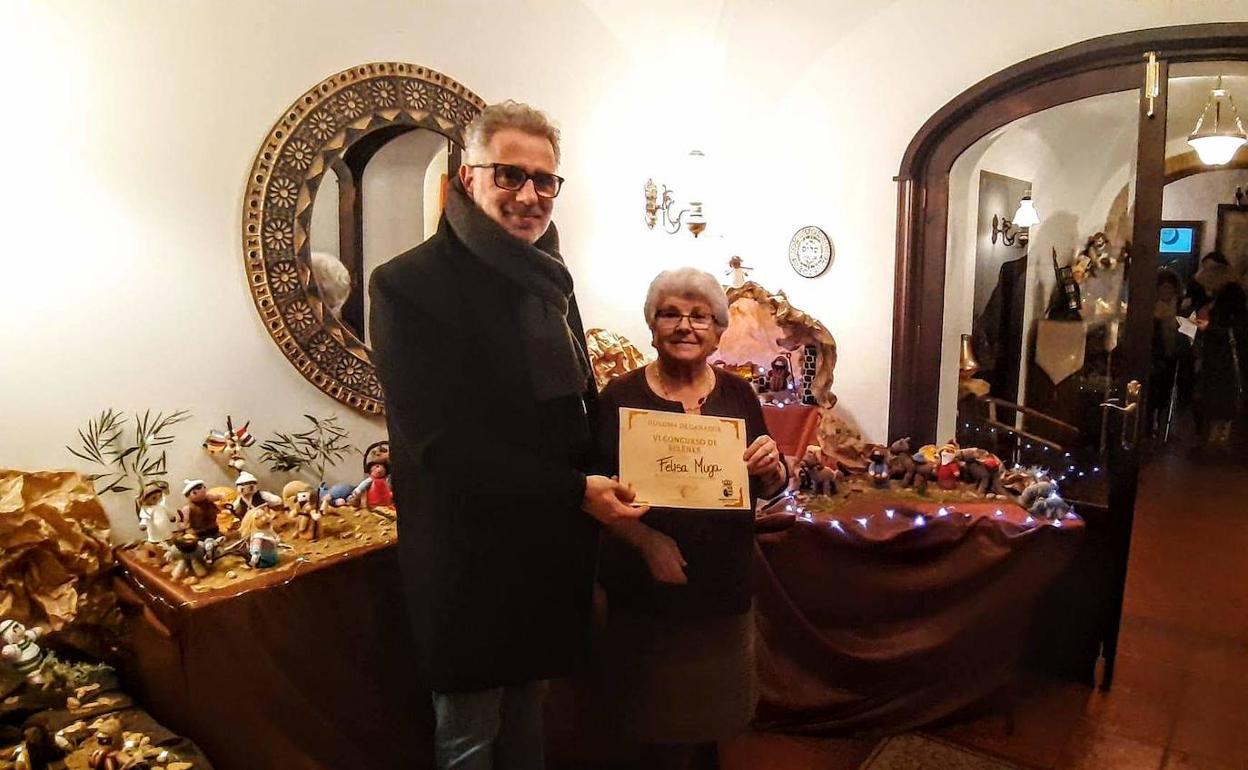 Felisa Muga la ganadora del IV Concurso de Belenes de Herrera del Duque