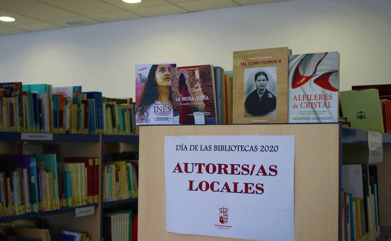 La Biblioteca de Herrera del Duque aumenta su fondo bibliográfico y audiovisual
