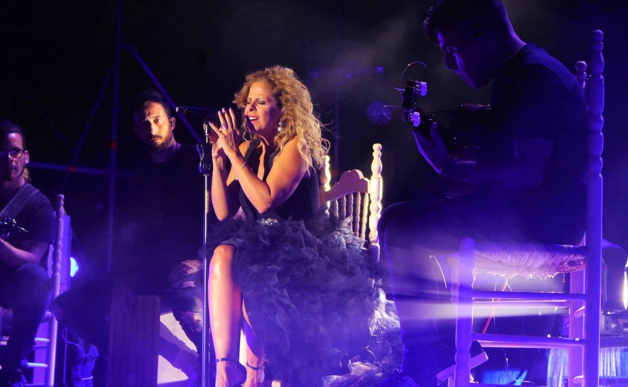 Pastora Soler ofreció un concierto en Herrera del Duque inolvidable