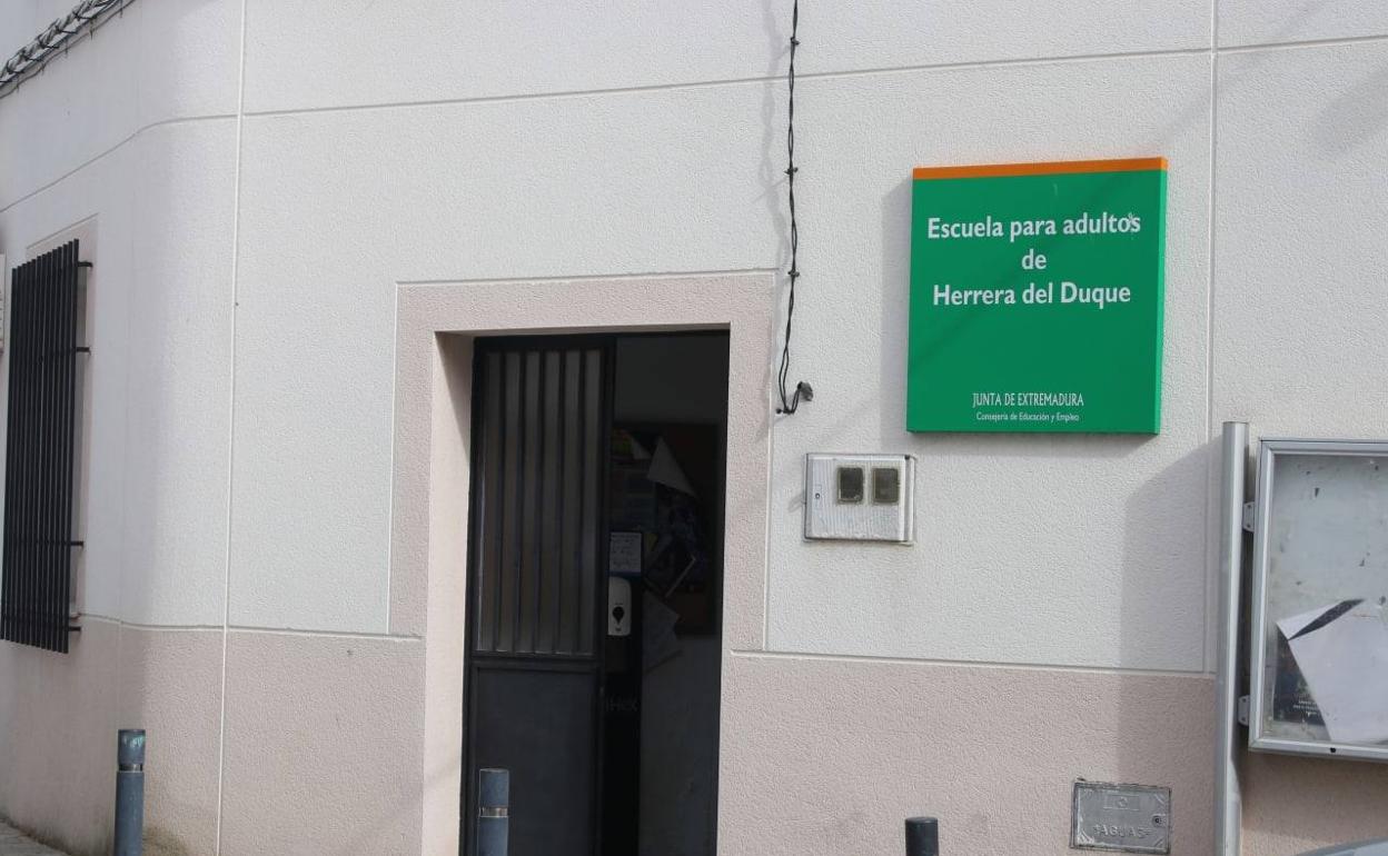 Abierto el plazo de la Escuela de Educacion para Adultos de Herrera del Duque