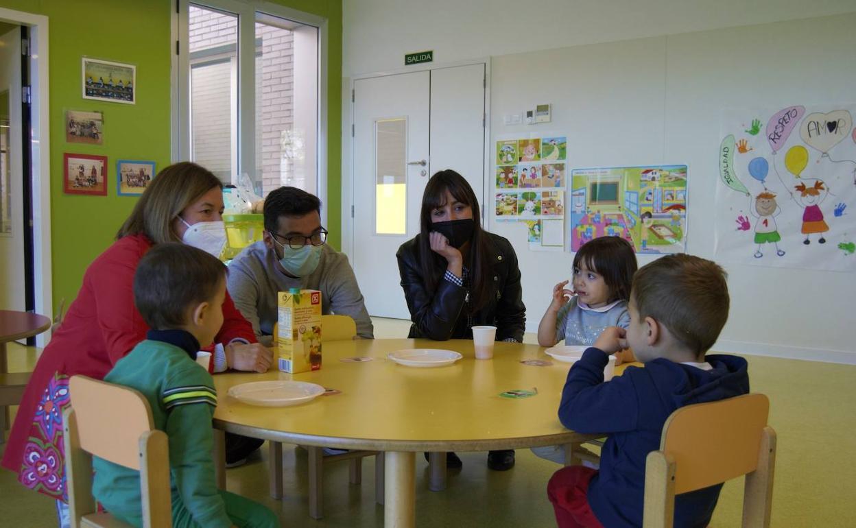 Las niñas y niños del CEI «Carmen Antón» disfrutaron de un desayuno saludable