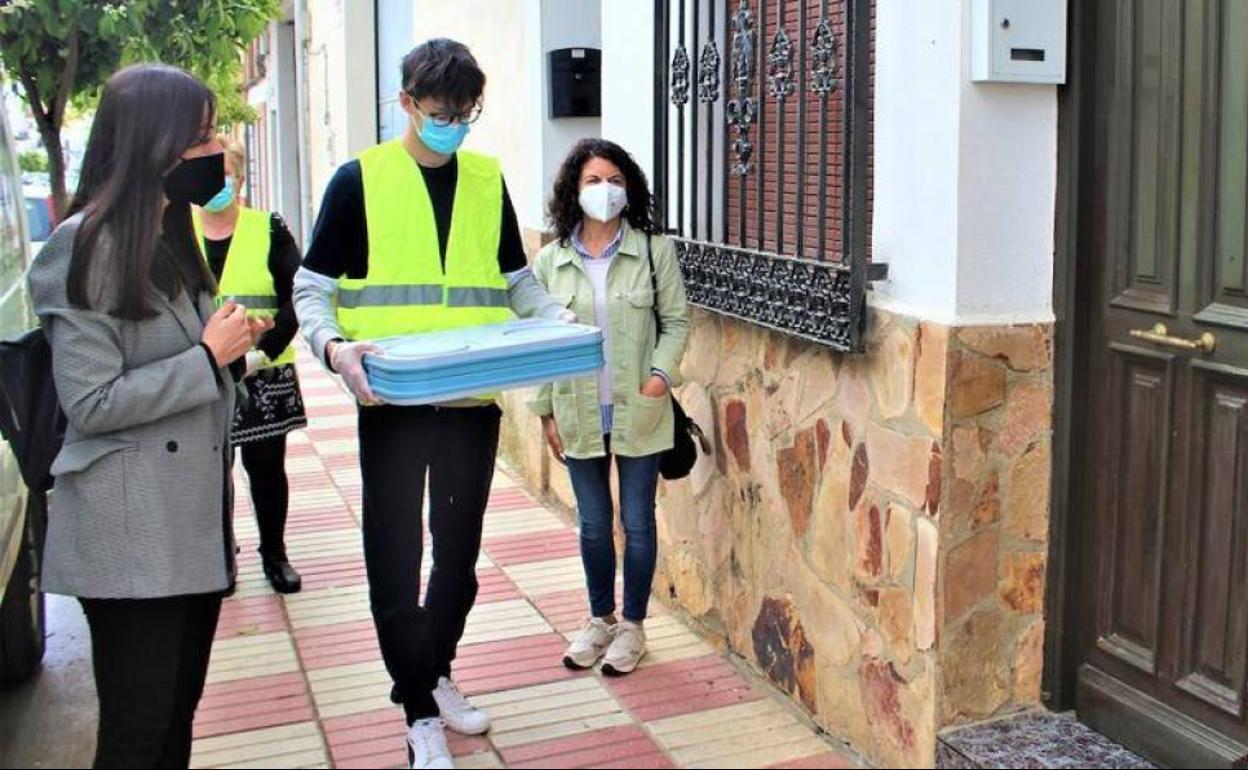 El Ayuntamiento de Herrera del Duque publica las bases para la creación de una Bolsa de empleo de auxiliares de reparto de comida a domicilio
