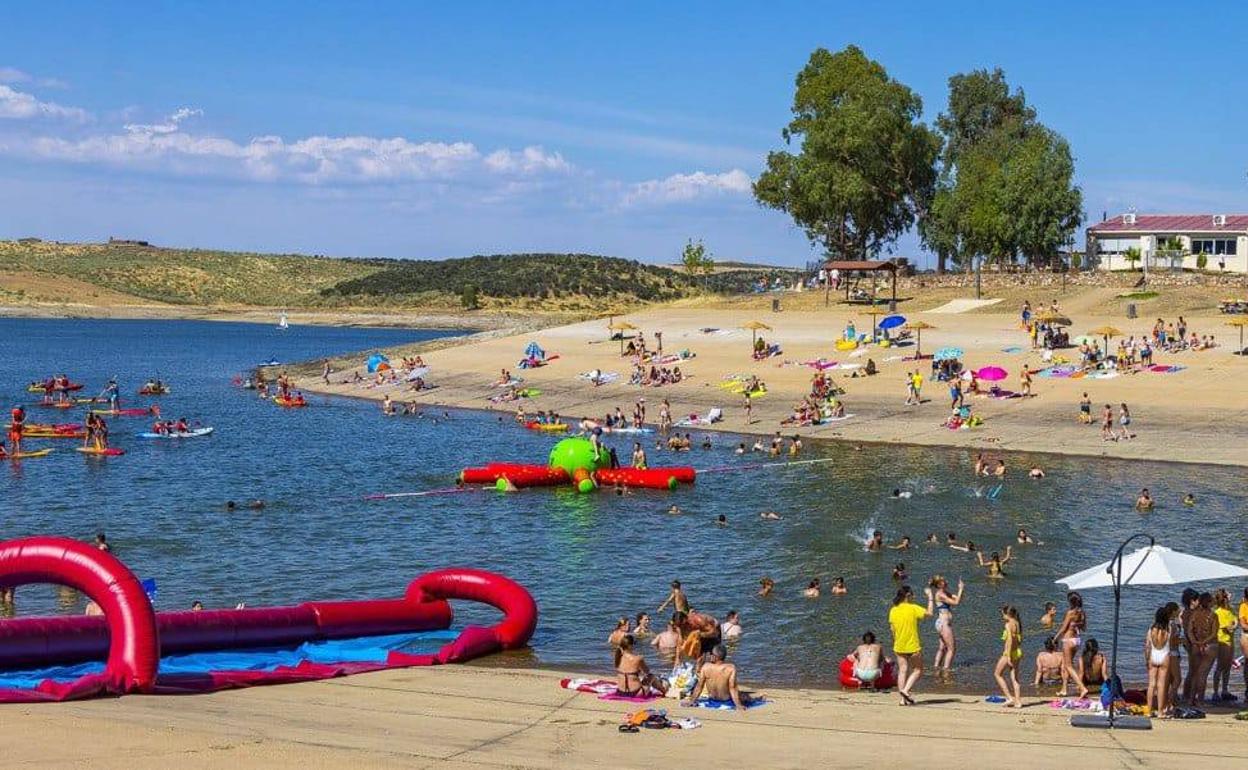 La Playa de Peloche consigue la distinción internacional de Bandera Azul