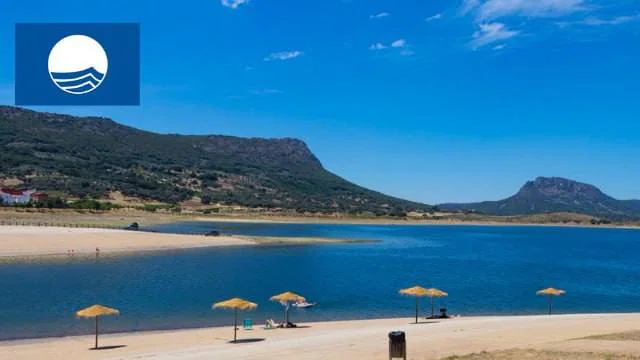 El viernes 3 de junio se procederá al izado de la bandera azul en la Playa de Peloche