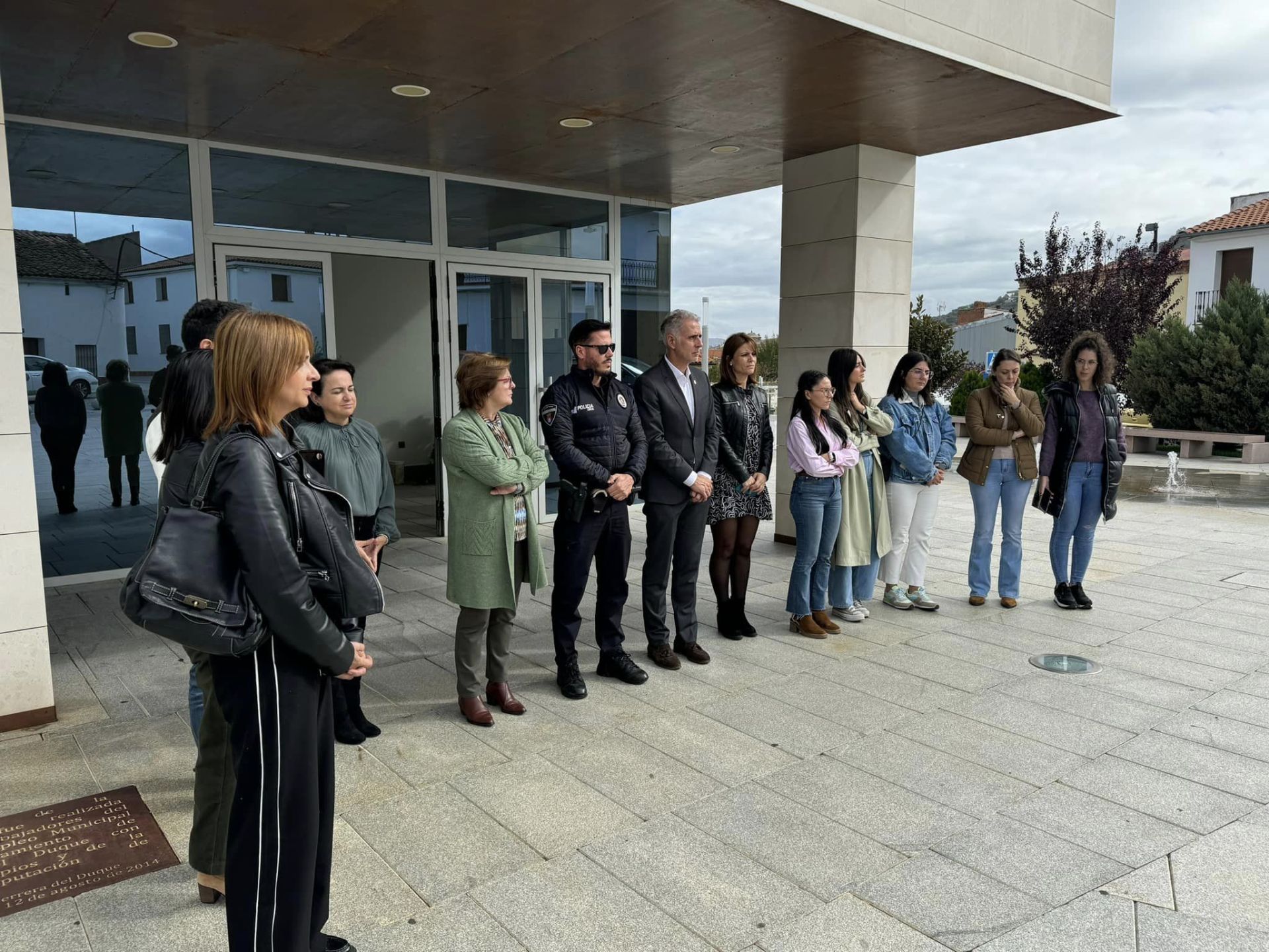 Minuto de silencio en el Ayuntamiento de Herrera del Duque