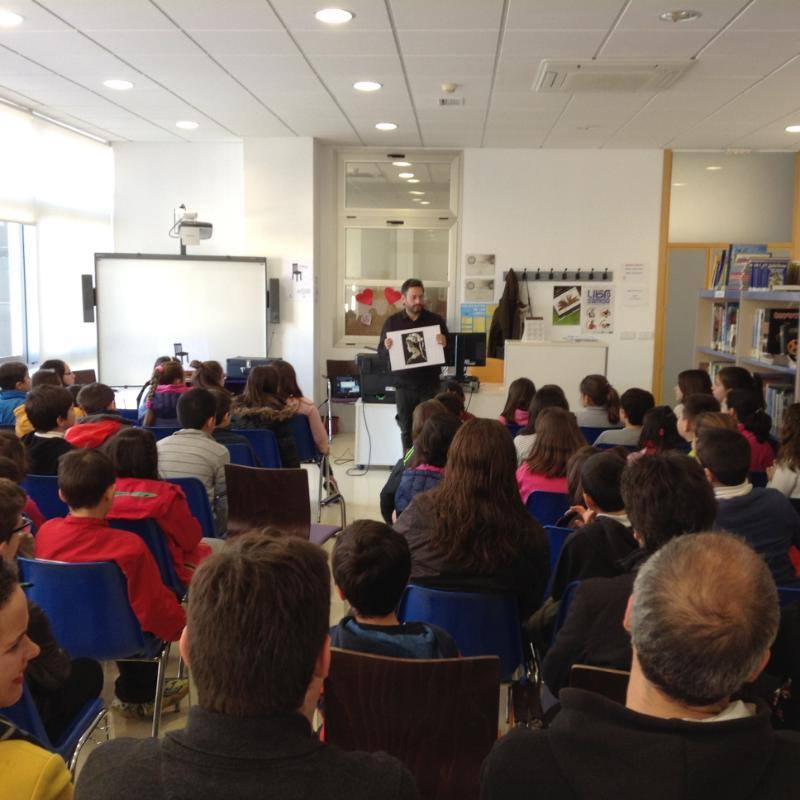 Alex Torregrosa durante su exposición con los alumnos.