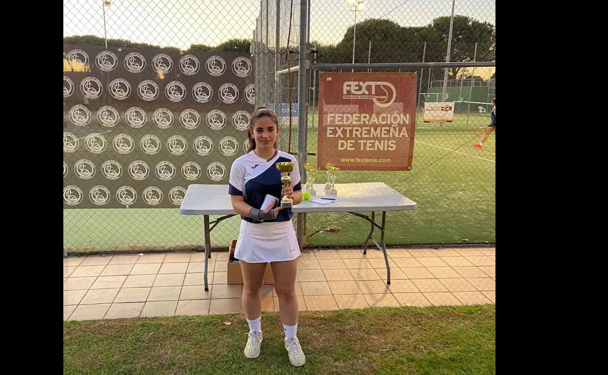 Adela Mendoza Cedida