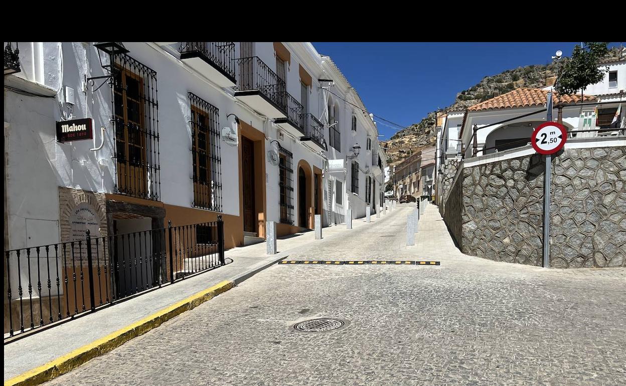 Abierto al tráfico el vial izquierdo de la Plaza de España trás las obras ejecutadas en el mismo