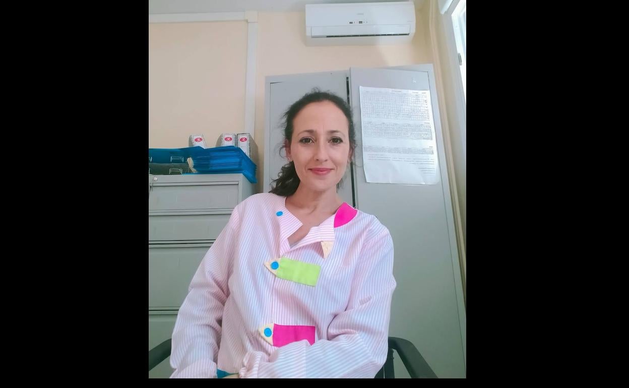 Almudena Acedo Orozco «Maestra», y directora del Colegio Público Ntra Señora de los Remedios … «tenemos que estar para enseñar a todos por igual; aplaudir sus logros y ayudarlos a seguir adelante»