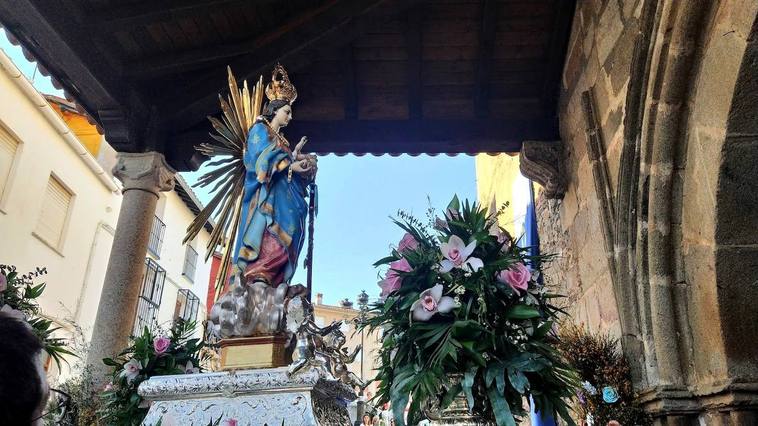 Hoy finalizan las fiestas patronales en honor de la Virgen del Salobrar