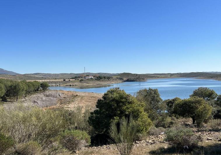 El pantano de «Los Molinos» podría recibir agua de la presa de Villalba de los Barros