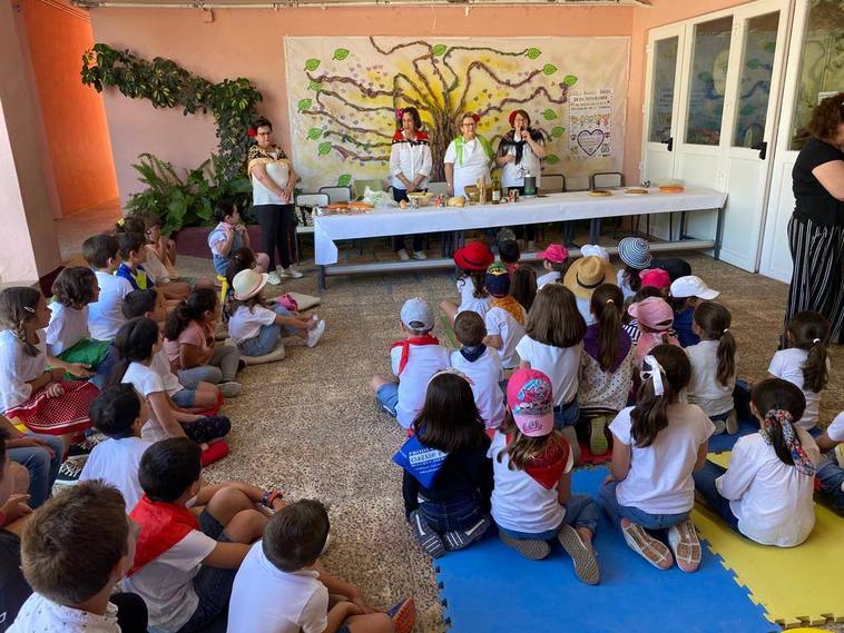 El CEIP Ntra. Sra. de los Remedios celebra el día de «San Isidro escolar»