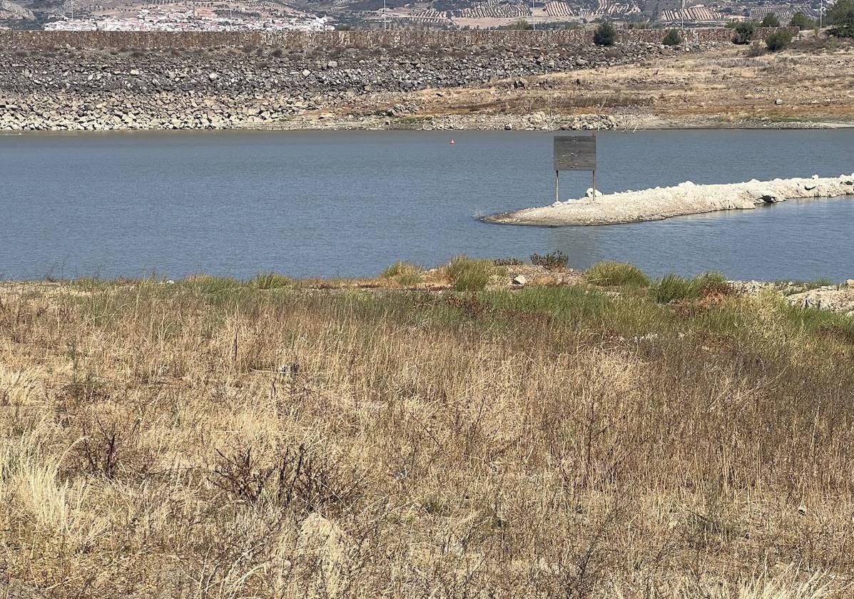 El agua de la Presa de los Molinos baja con respecto a la semana anterior almacenando 4 HM cúbicos de agua
