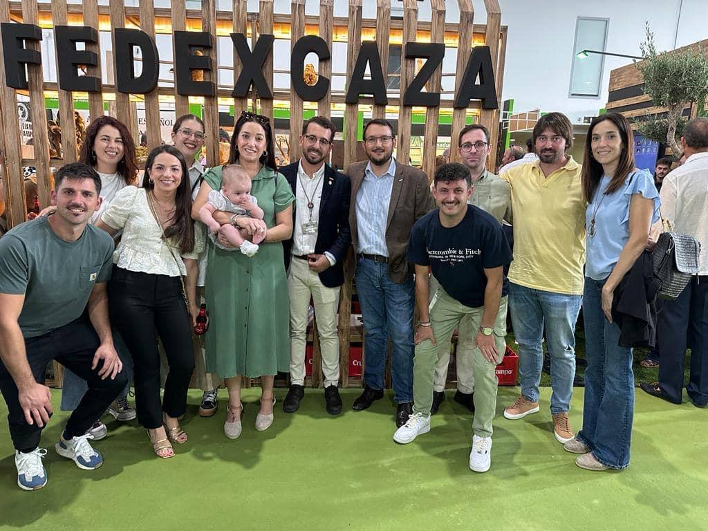 Buenavista comparte jornada con la «Sociedad de Cazadores los Barros» en el marco de FECIEX