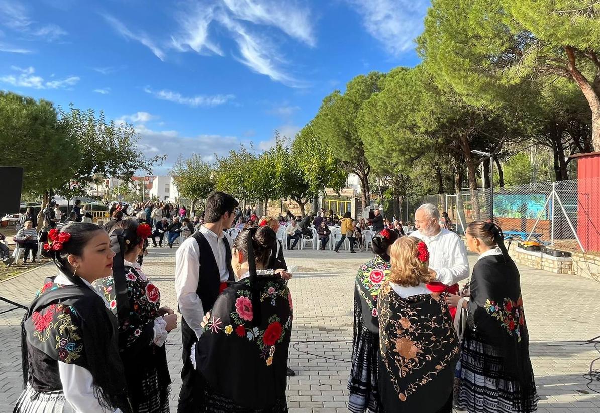 Numeroso publico ha participado en la «II Jornada Intergeneracional Chaquetía 2023»