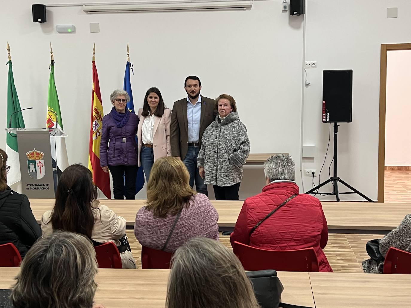 La Consejera de Igualdad inaugura la Casa de la Mujer diciendo que ellas «son el verdadero motor que ha cambiado la sociedad»