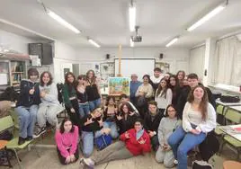 Pedro Castaño junto alumnos de Bellas Artes