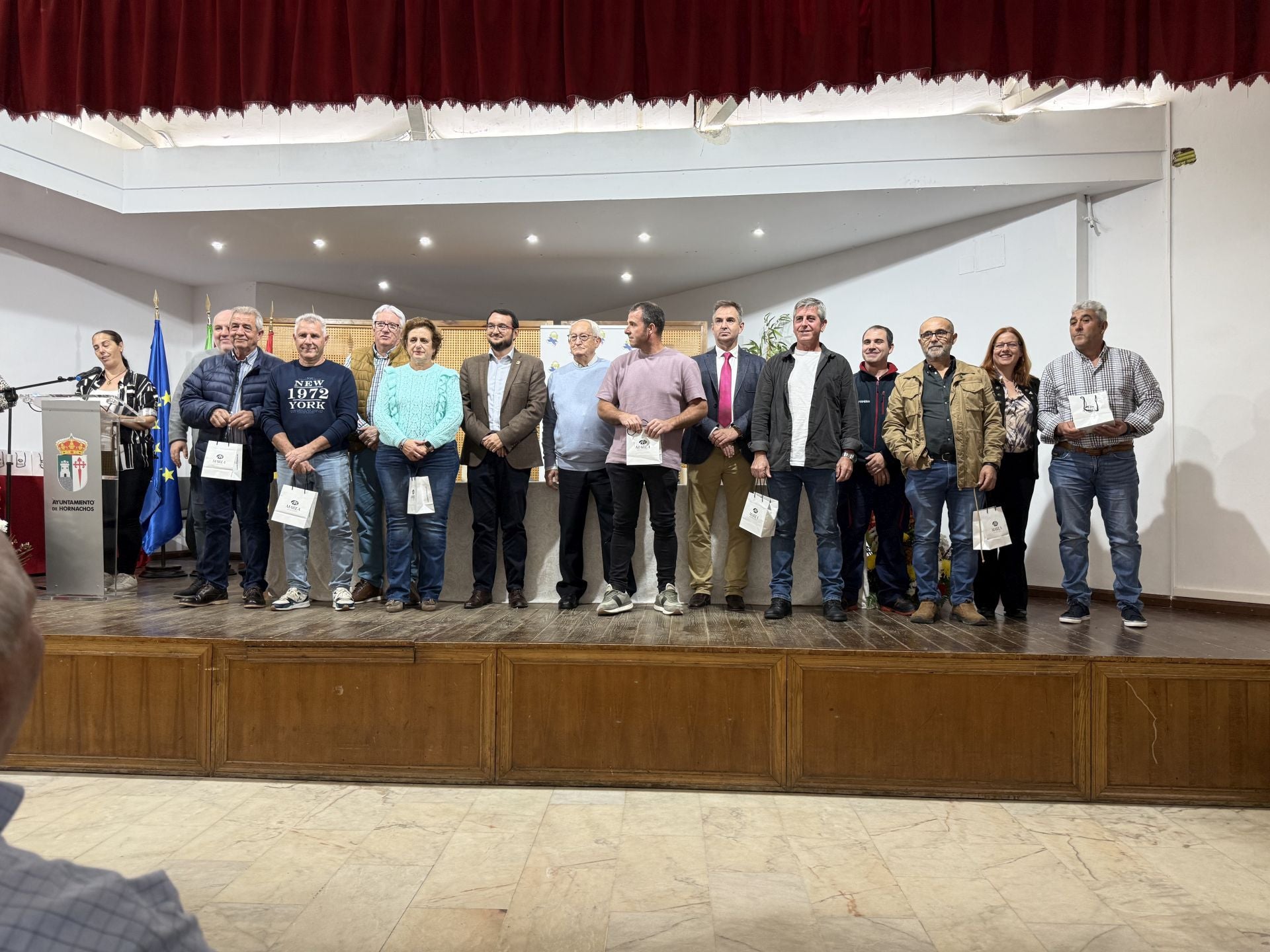 90 hornachegos y hornachegas reciben diferentes distinciones por el numero considerable de donaciones de sangre realizadas a lo largo de los años