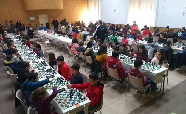 Más de un centenar de niños participan en la I Fase del Torneo de Ajedrez Zona Norte