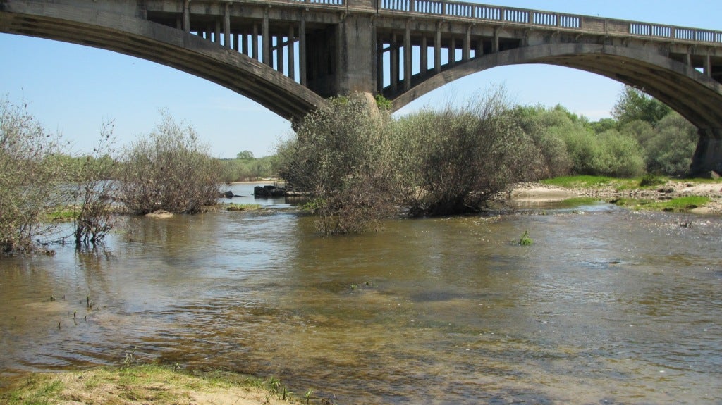 Puente sobre el rí Tiétar que comunica Jaraíz con Casatejada. 