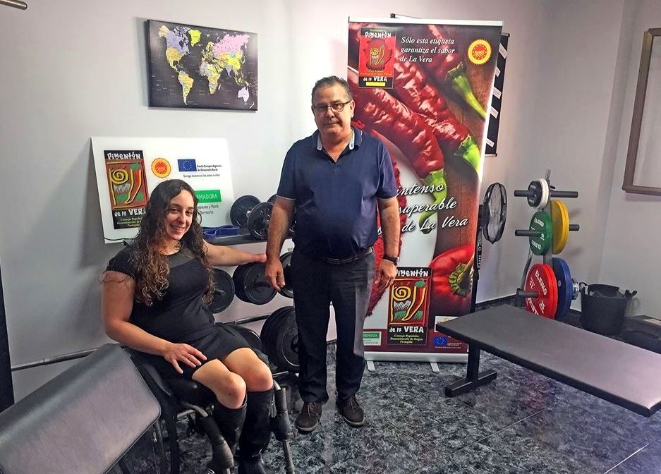 Loida junto a Bonifacio Sñanchez.