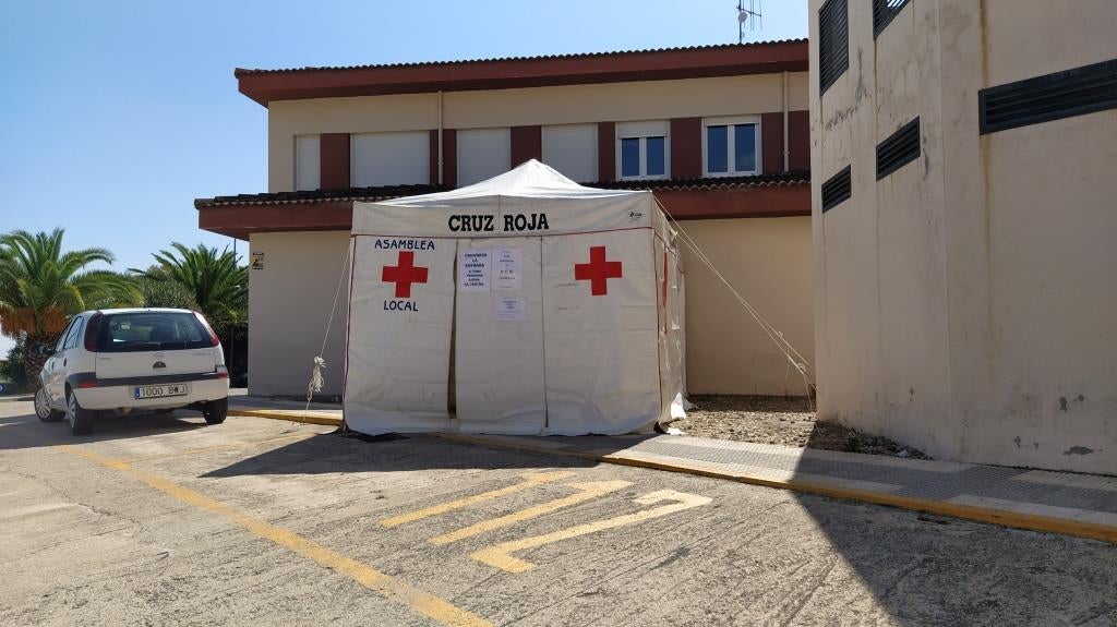 Zona y entrada covid en el Centro de Salud de Jaraíz.