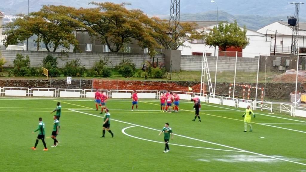 Celebración del gol pimentonero.