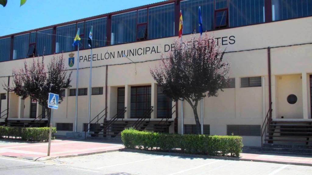 Pabellón municipal de deportes, disponible para clubes y asociaciones. 