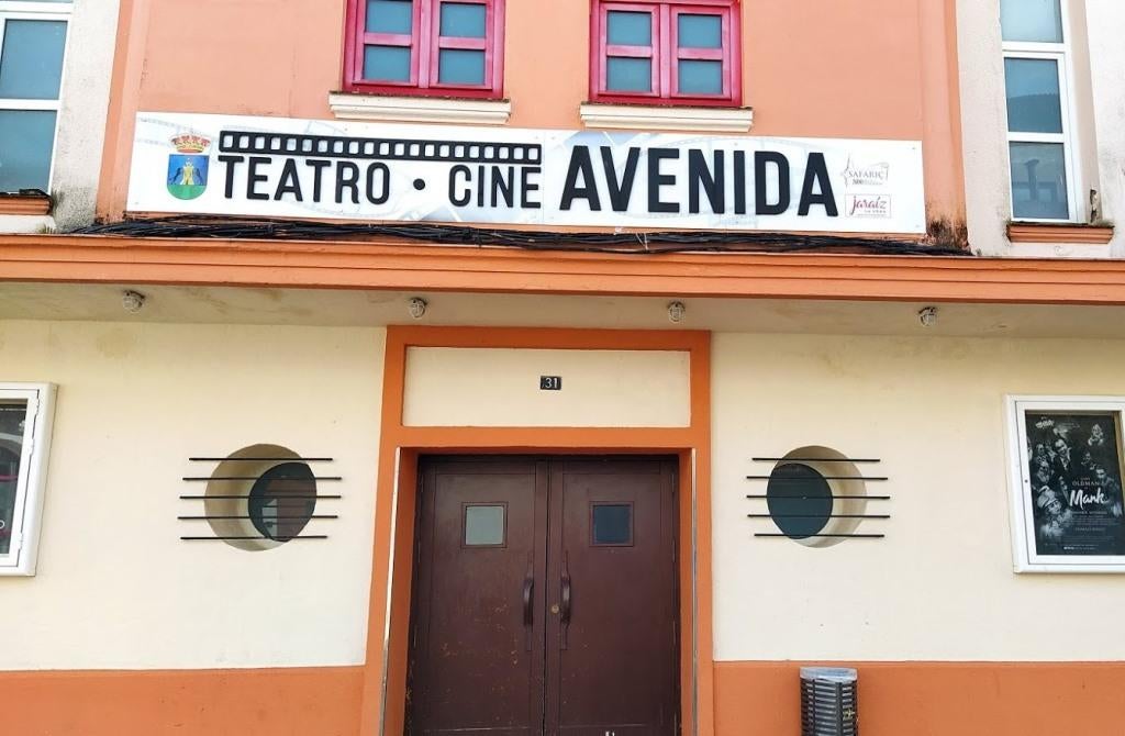 Teatro-cine Avenida. 